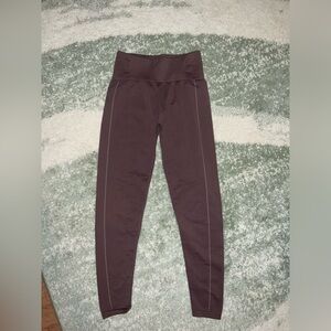 Gymshark leggings brown with white dots size S